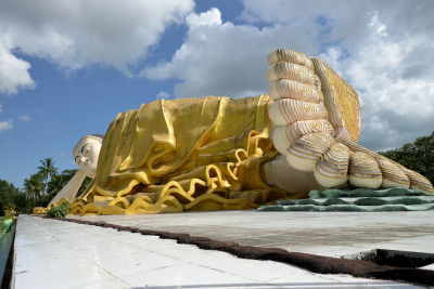 Trois Gemmes: Budha. Budha couché de Bago