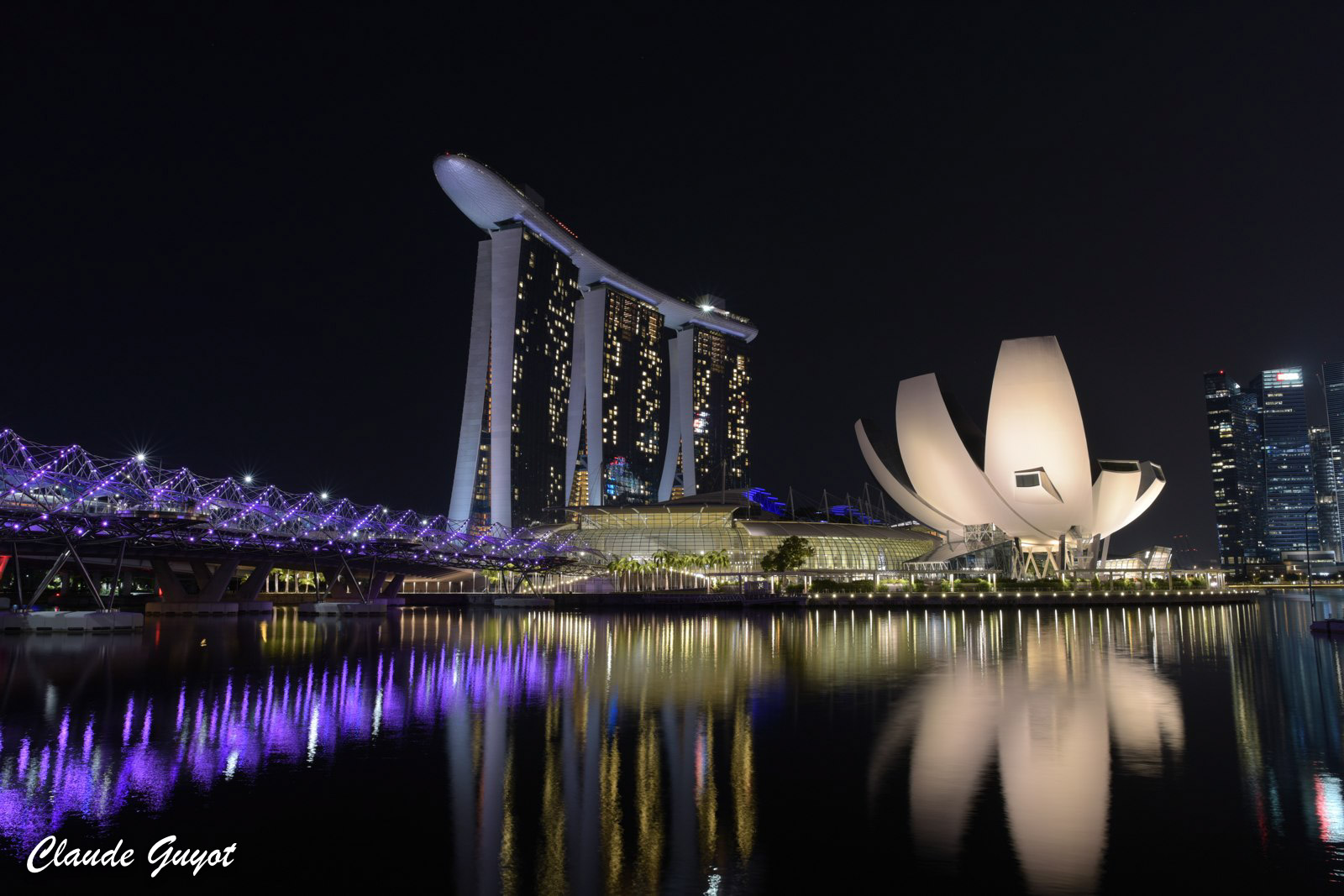 La baie de Singapour, la nuit